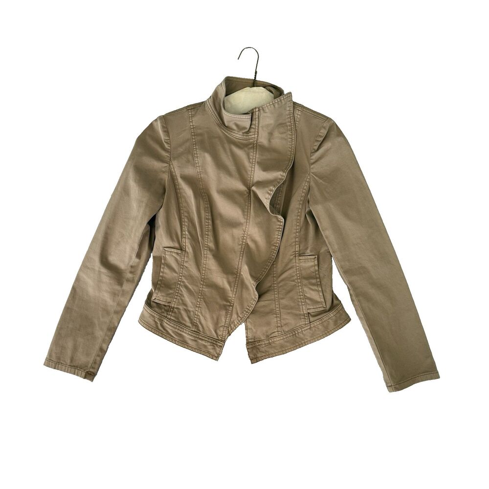 White House Black Market 8 Tan Ruffle Moto Jacket Short Classy Chic Stretch